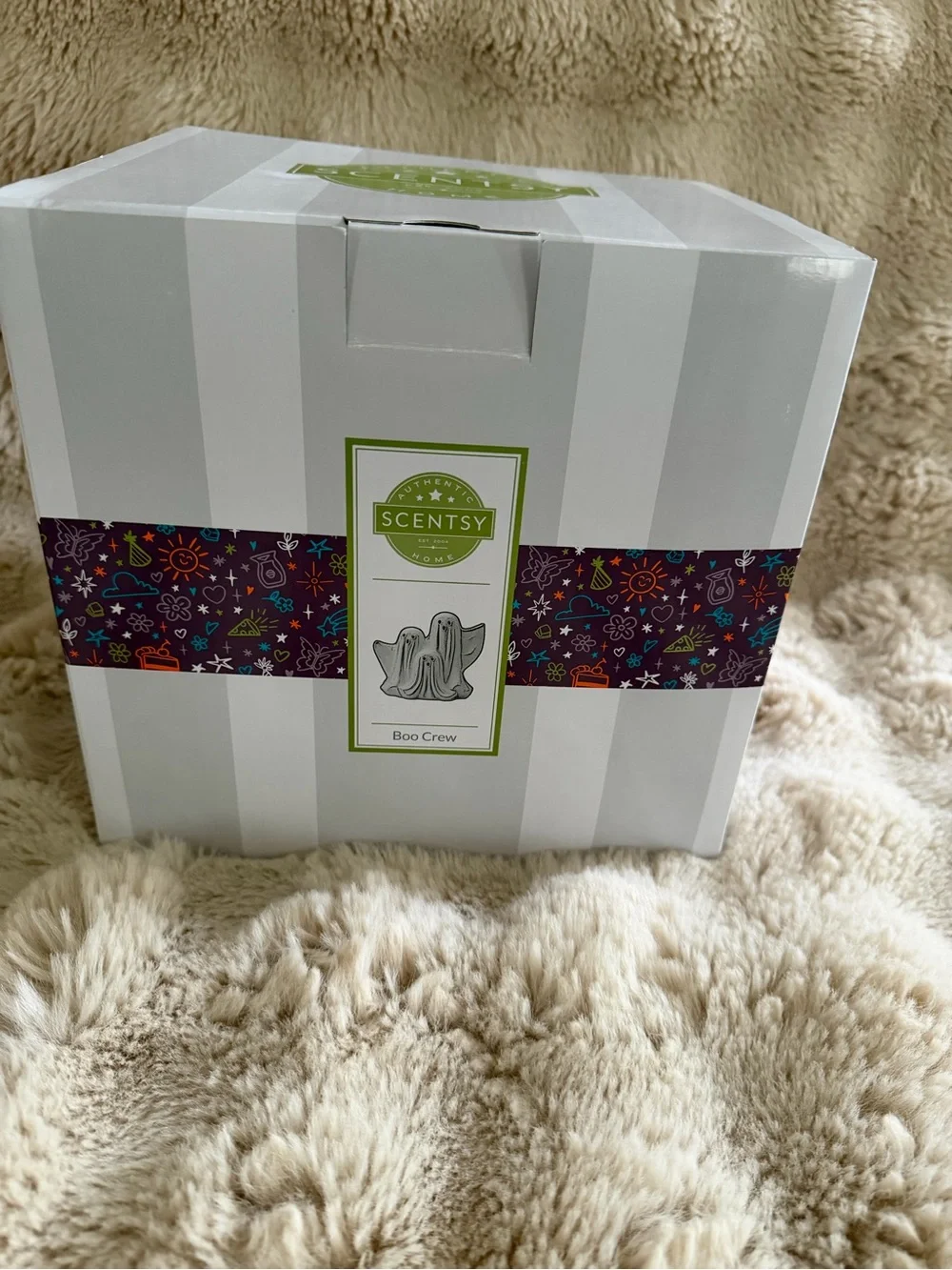 Scentsy Boo Crew 3 ghost element warmer